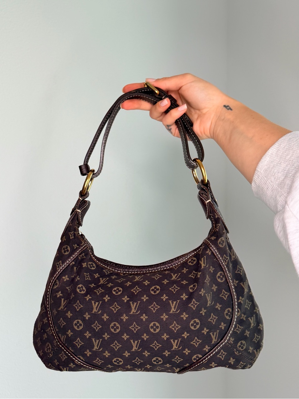 Louis Vuitton Monogram Mini Lin Manon PM – Brown/Ebène